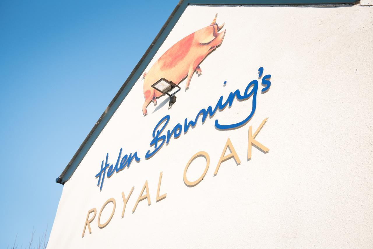 Helen Browning'S Royal Oak 호텔 스윈던 외부 사진